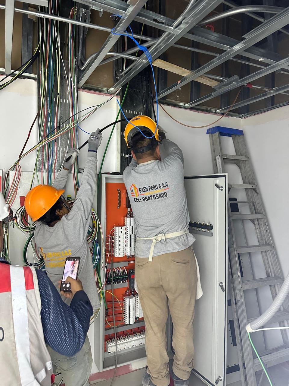 Implementación y Mantenimiento de Tableros Eléctricos